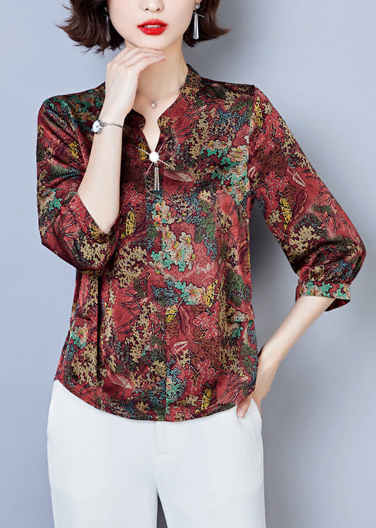 Well Tailored Top with a Graceful Silhouette