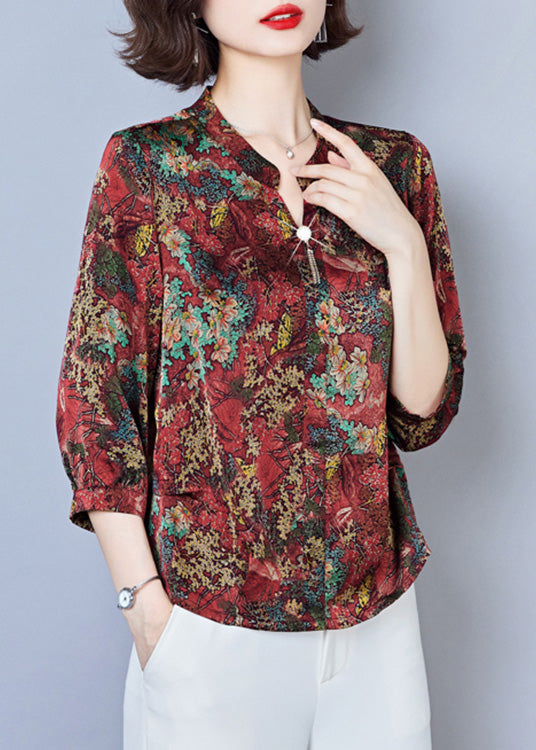 Well Tailored Top with a Graceful Silhouette