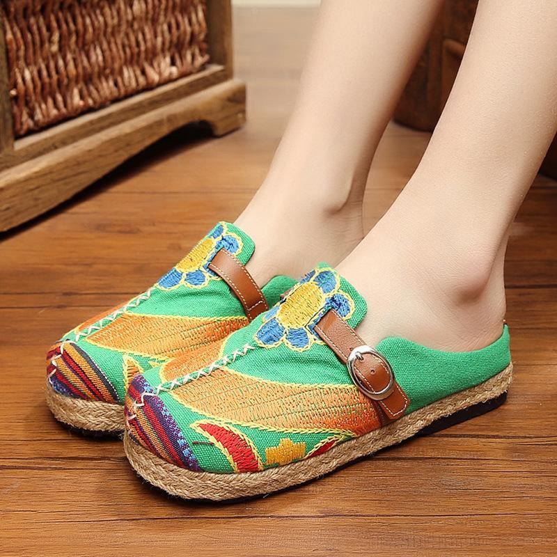 Chic Orthopedic Sandals with Unique Design