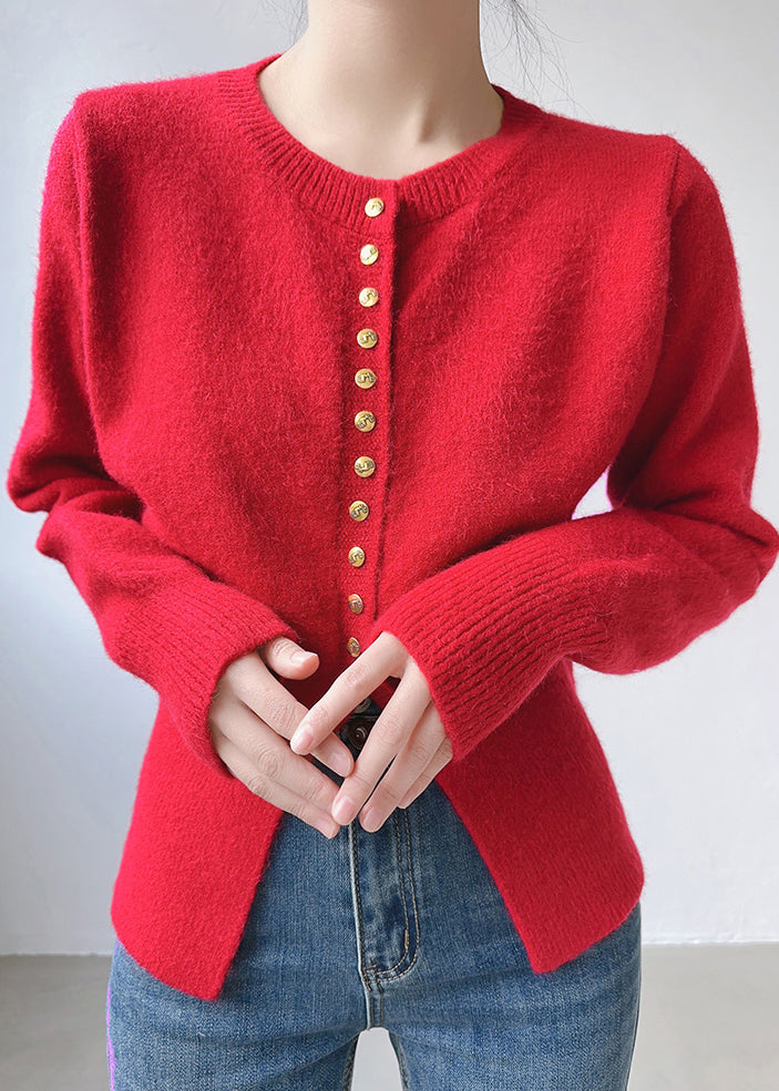 Well Tailored Top with a Graceful Silhouette