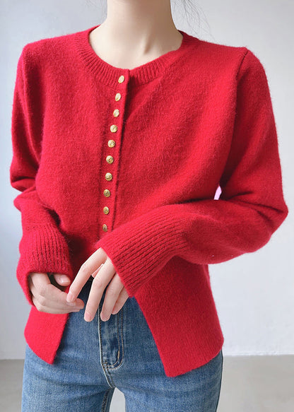 Well Tailored Top with a Graceful Silhouette