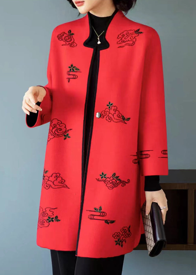 Beautifully Finished Coat in a Timeless Design