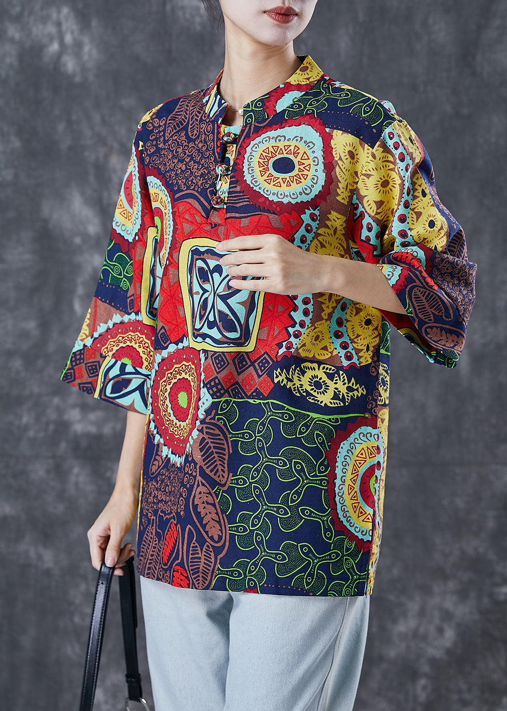 Effortlessly Elegant Blouse with a Timeless Design