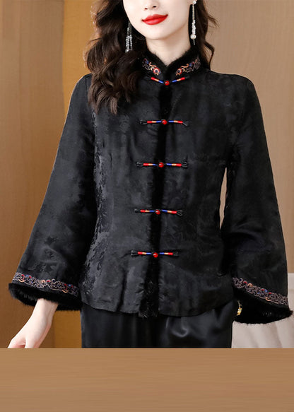 Elegantly Styled Coat for Everyday Wear