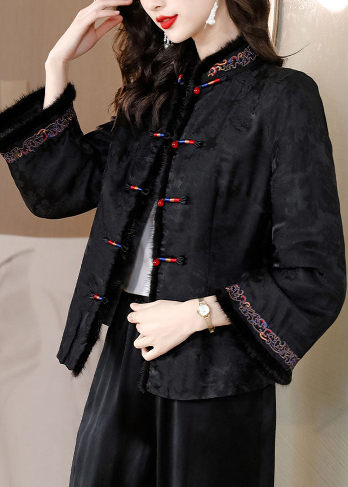 Elegantly Styled Coat for Everyday Wear