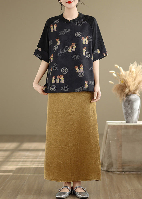 Beautifully Finished Blouse in a Timeless Design