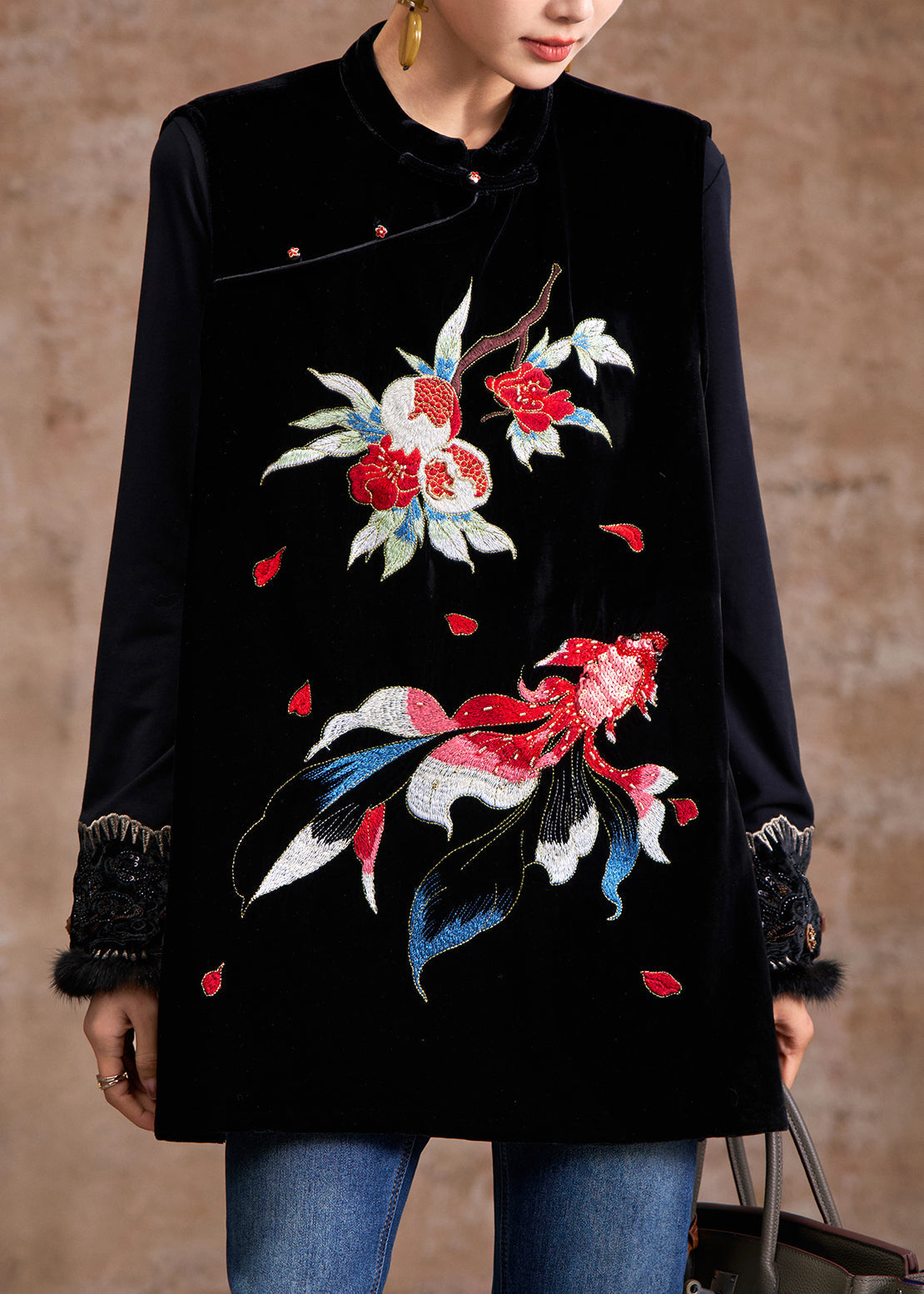 Beautifully Finished Coat in a Timeless Design