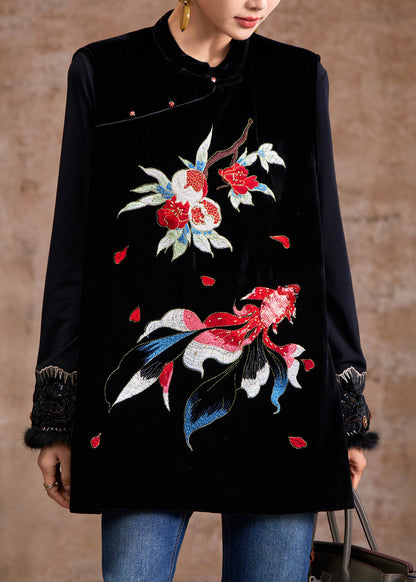 Beautifully Finished Coat in a Timeless Design