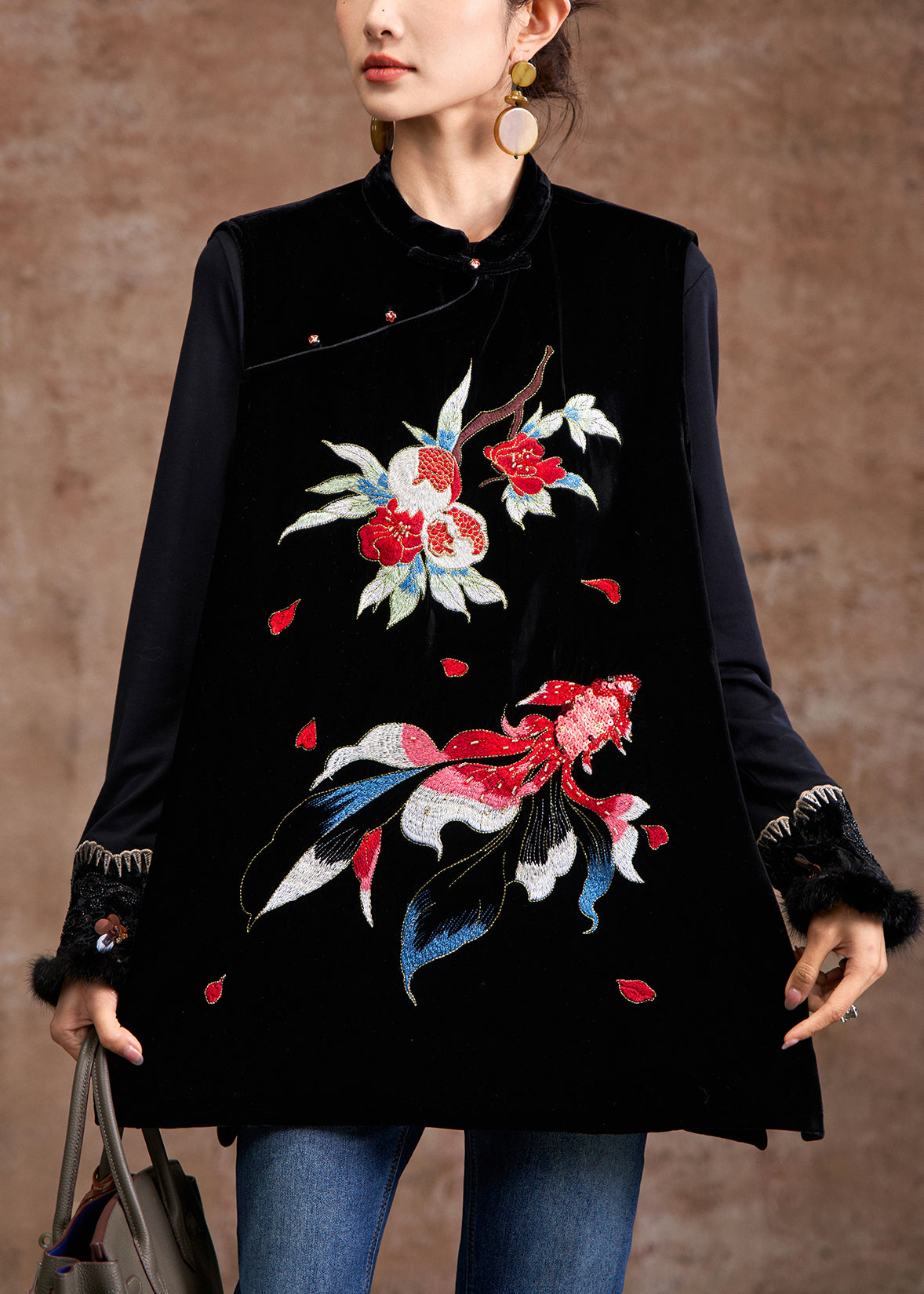 Beautifully Finished Coat in a Timeless Design