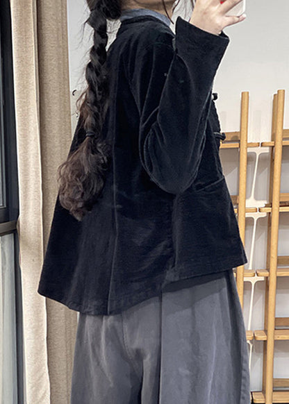 Effortlessly Elegant Coat with a Timeless Design