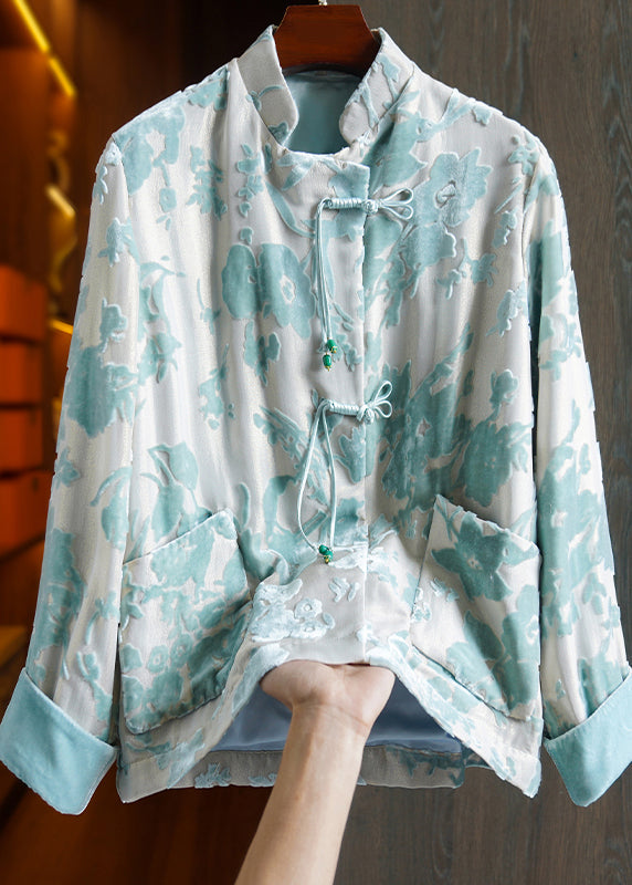 Beautifully Finished Coat in a Timeless Design