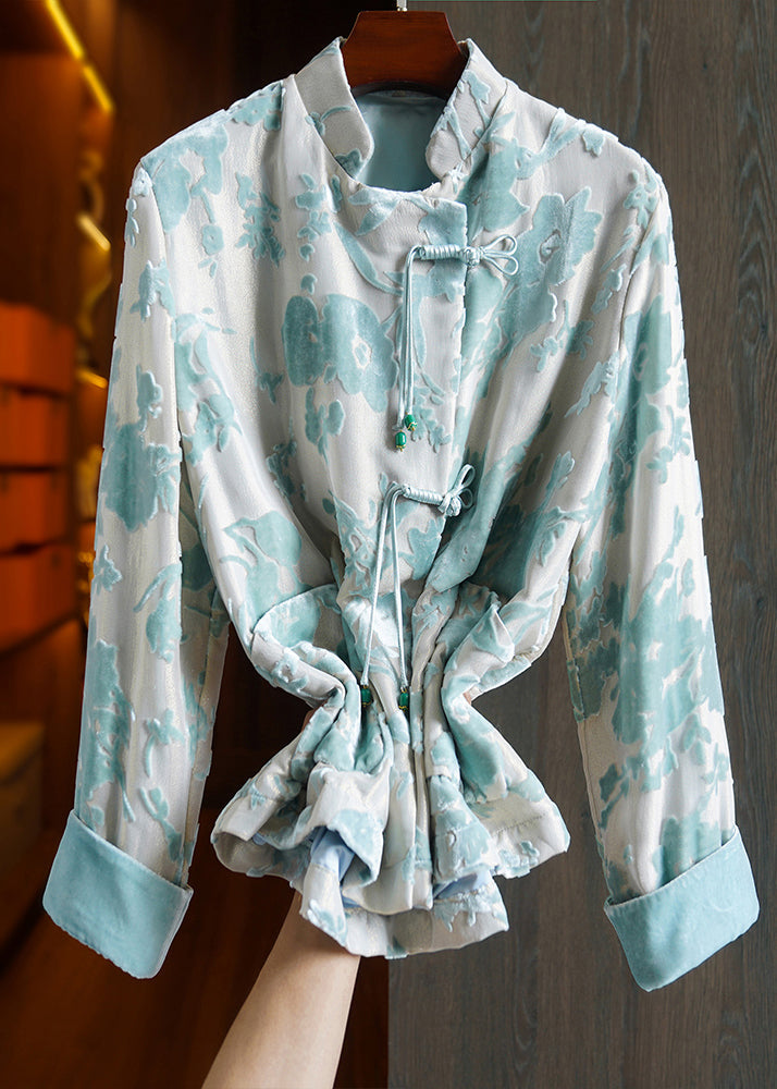 Beautifully Finished Coat in a Timeless Design