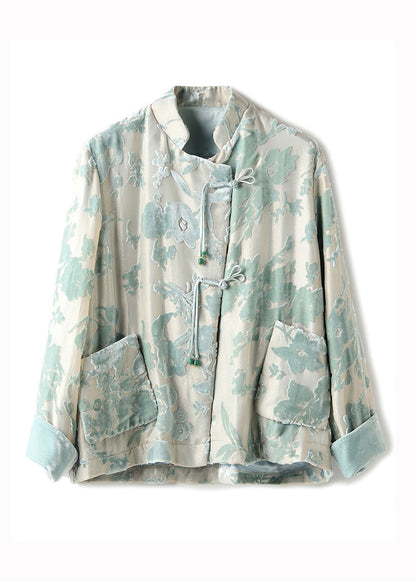 Beautifully Finished Coat in a Timeless Design