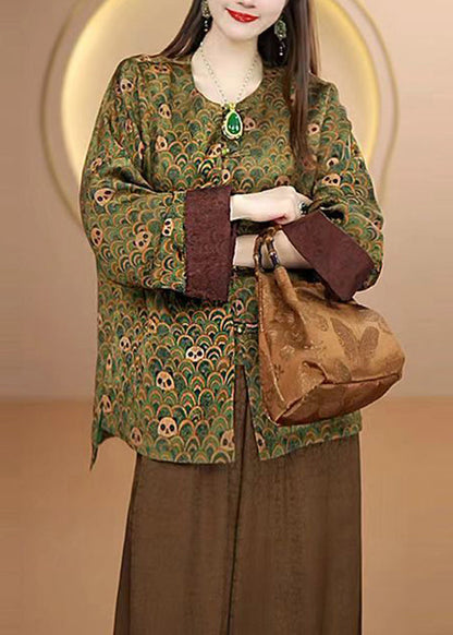 Beautifully Finished Coat in a Timeless Design