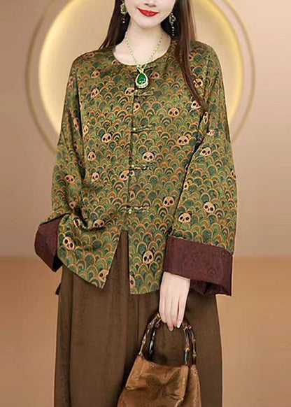 Beautifully Finished Coat in a Timeless Design