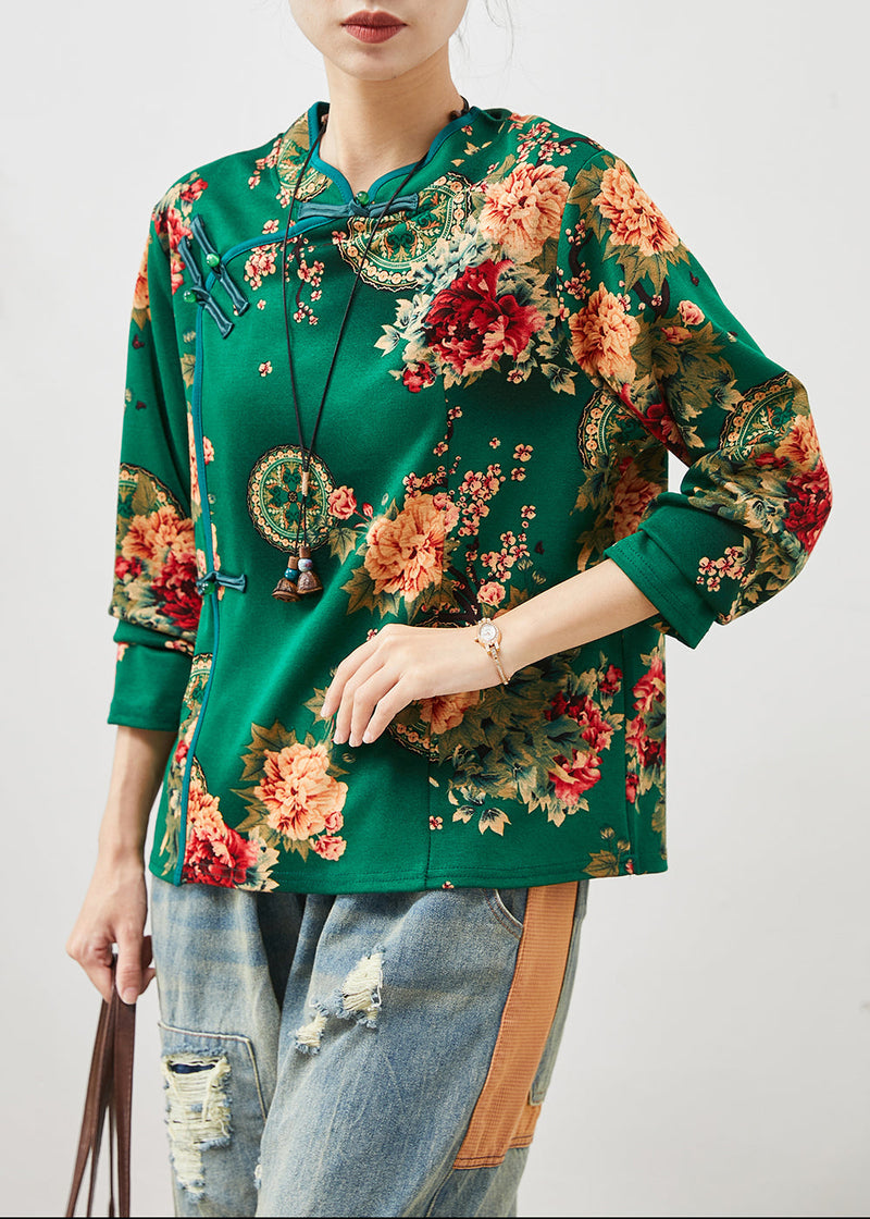 Well Tailored Top with a Graceful Silhouette