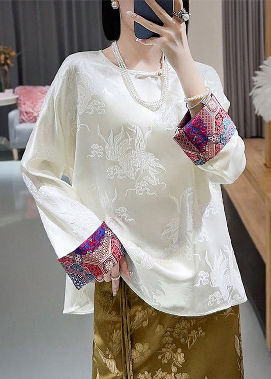 Well Tailored Blouse with a Graceful Silhouette