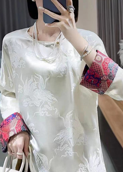 Well Tailored Blouse with a Graceful Silhouette