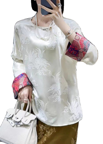 Well Tailored Blouse with a Graceful Silhouette