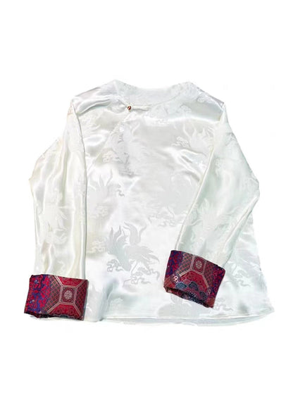Well Tailored Blouse with a Graceful Silhouette