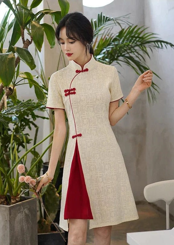 Sophisticated Dress with a Clean Classic Look