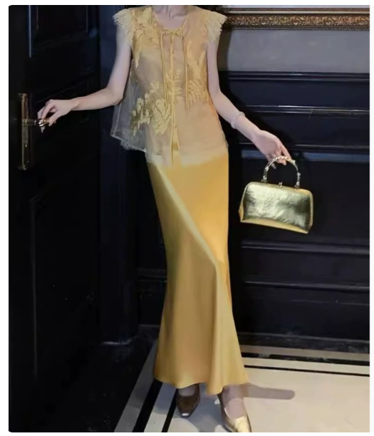 Well Tailored Garment with a Graceful Silhouette