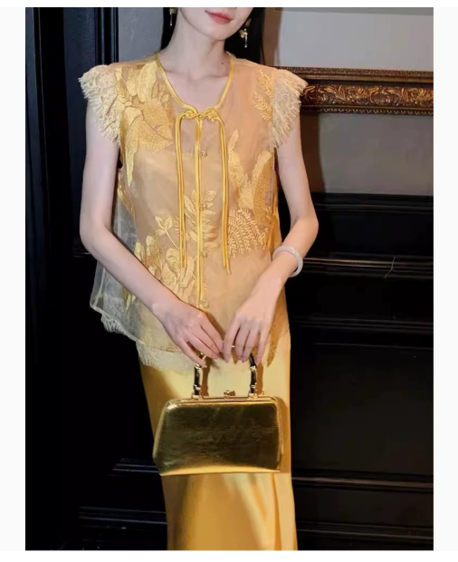 Well Tailored Garment with a Graceful Silhouette