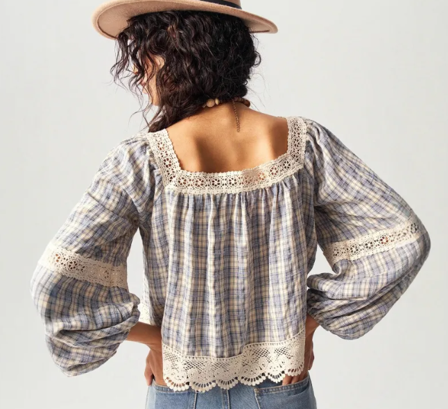 Elegantly Styled Blouse for Everyday Wear