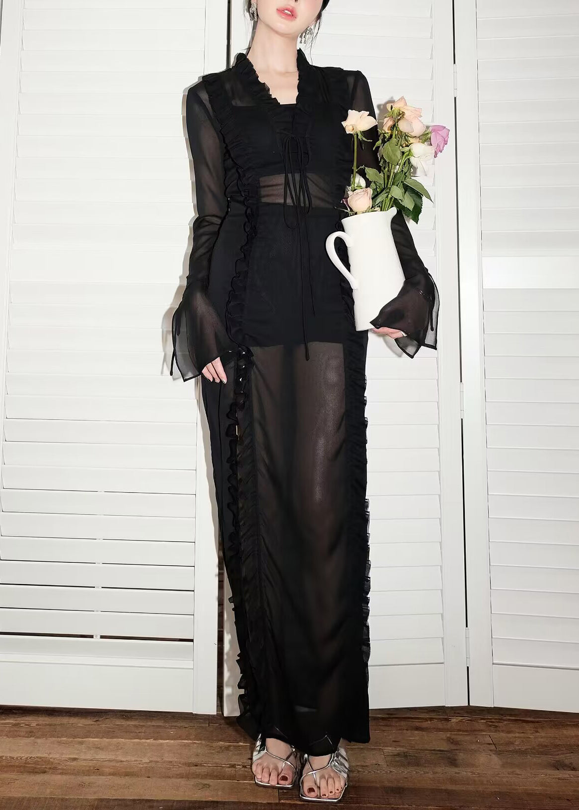 Classic Vintage Dress with a Flattering Fit