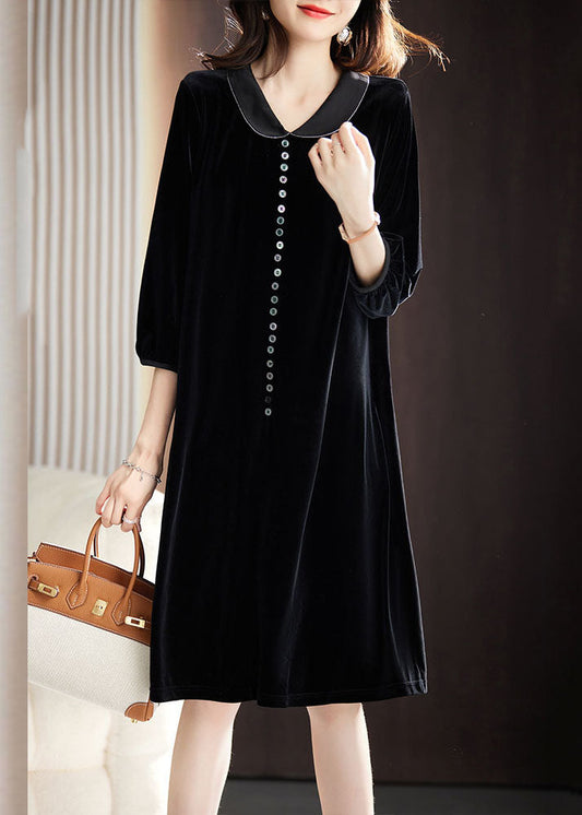 Well Tailored Dress with a Graceful Silhouette