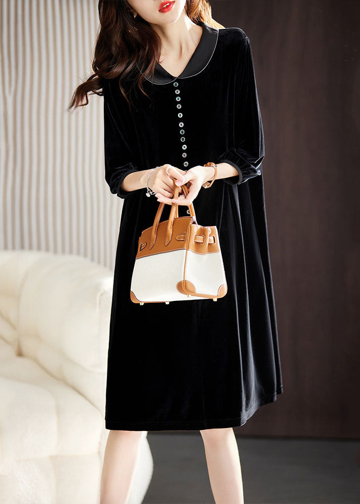 Well Tailored Dress with a Graceful Silhouette
