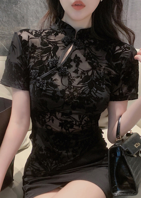 A Vintage Style Shirt with Delicate Timeless Details