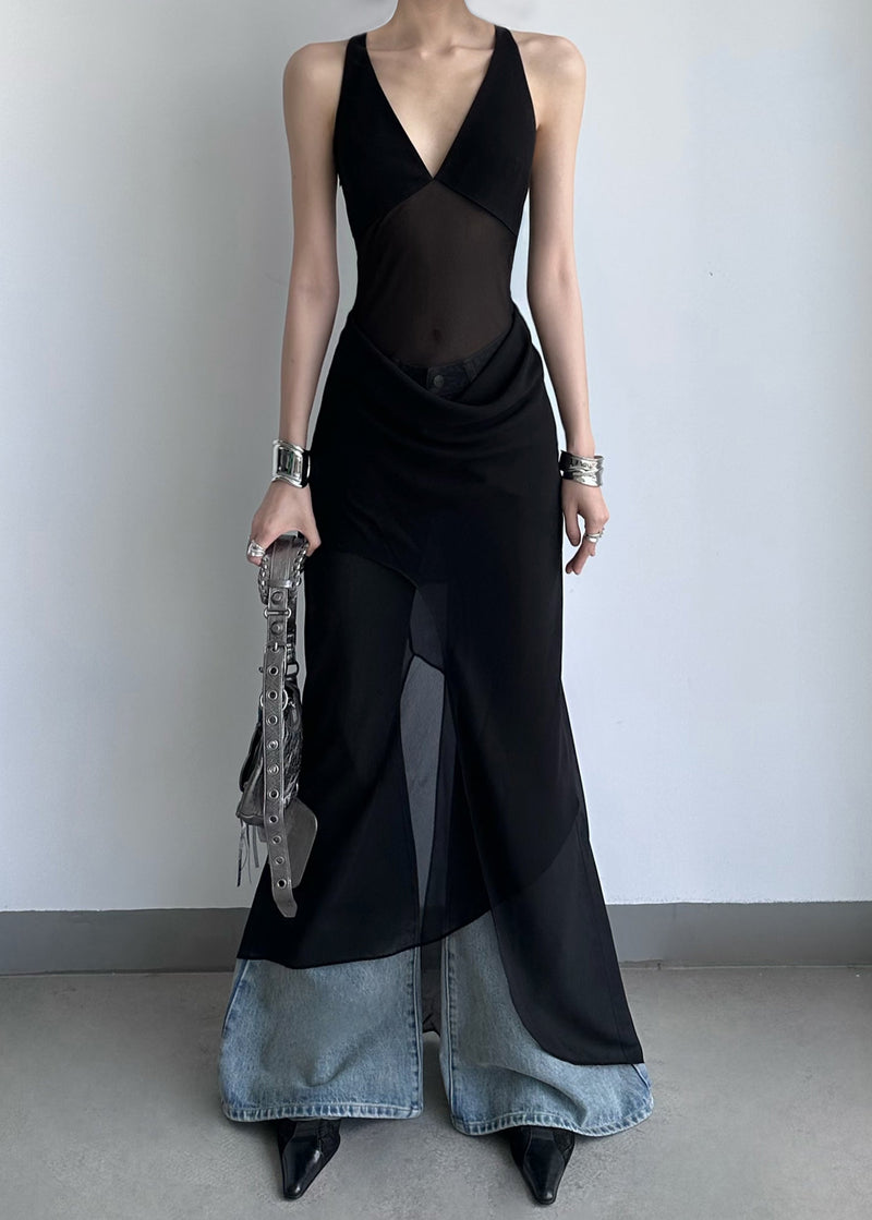 Beautifully Finished Dress in a Timeless Design