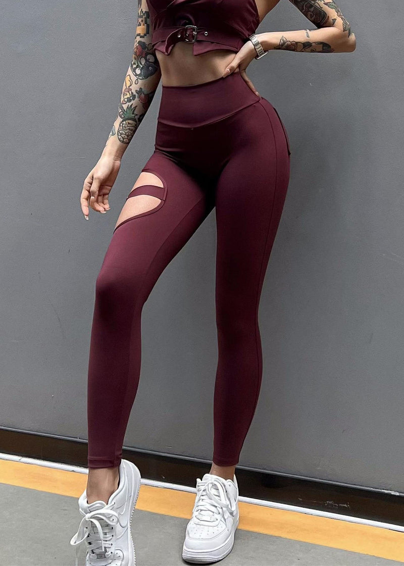 Effortlessly Elegant Pants with a Timeless Design