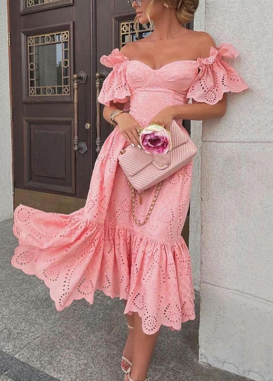 Well Tailored Dress with a Graceful Silhouette