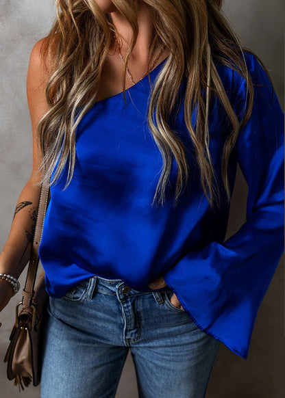 Well Tailored Top with a Graceful Silhouette