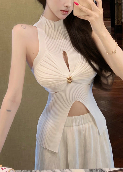 Effortlessly Elegant Garment with a Timeless Design