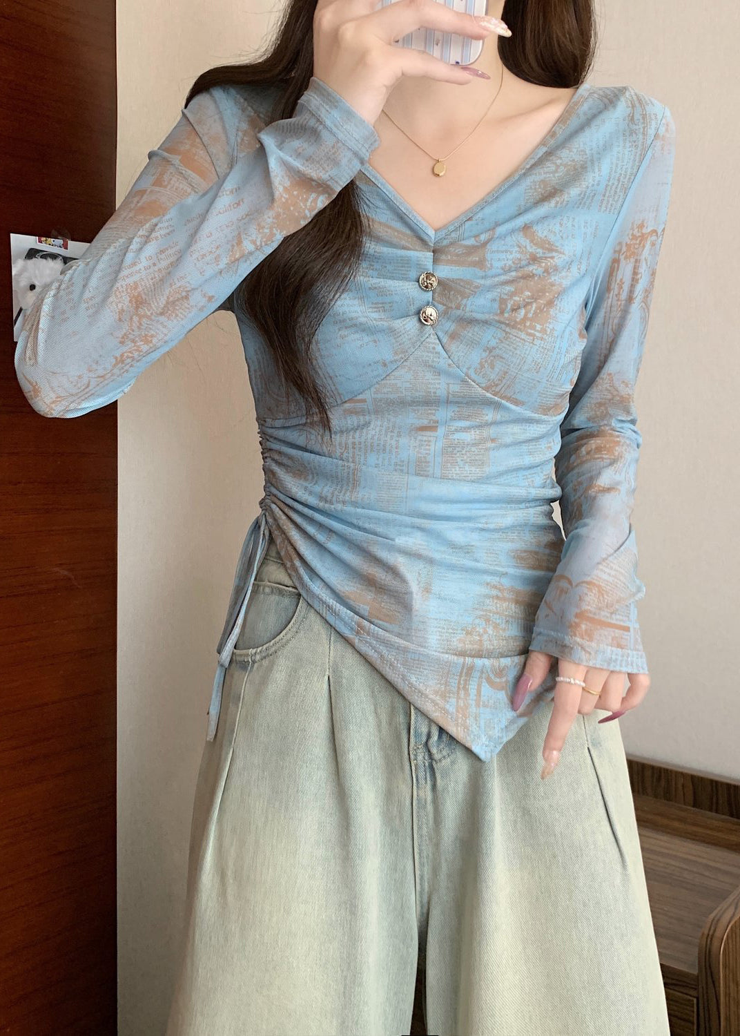Well Tailored Top with a Graceful Silhouette
