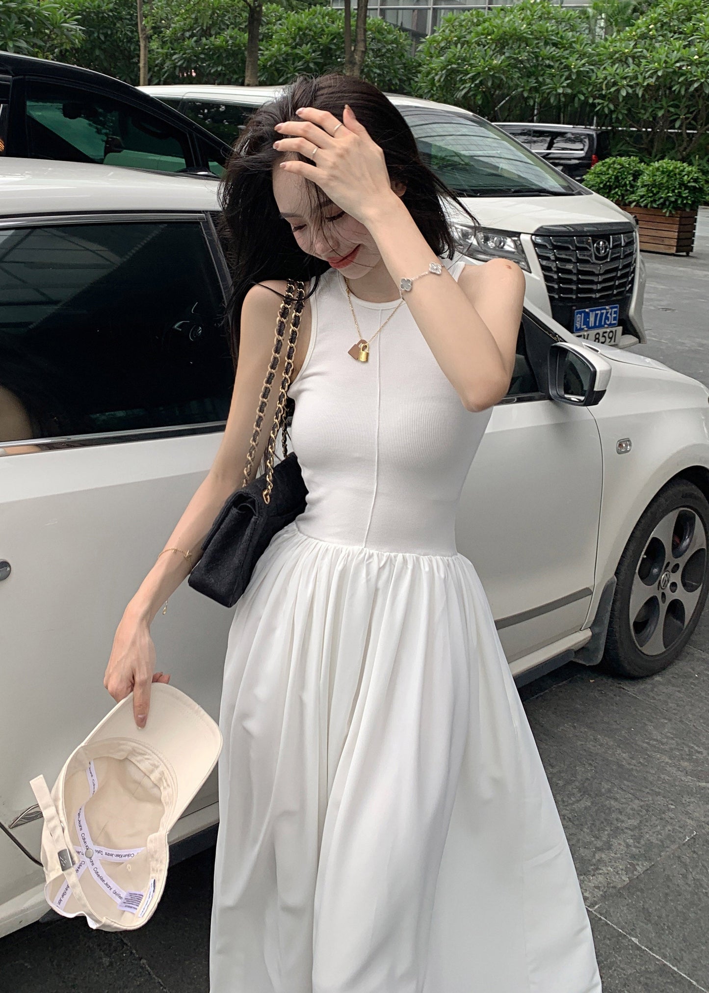 Beautifully Crafted Dress in a Classic Style