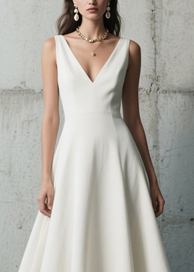 Effortlessly Elegant Dress with a Timeless Design