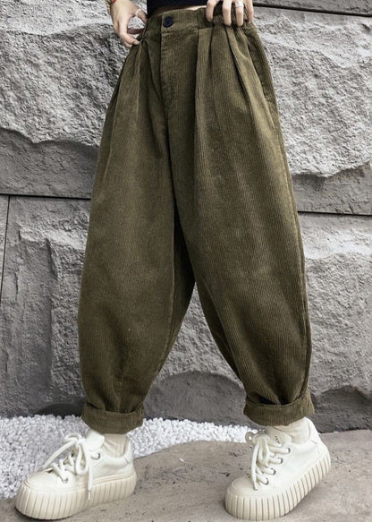Well Tailored Pants with a Graceful Silhouette