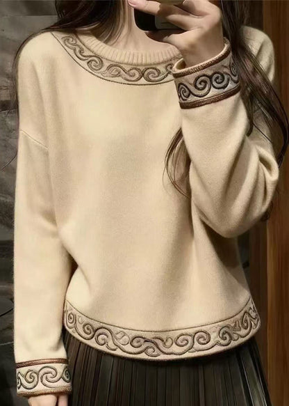 Well Tailored Sweater with a Graceful Silhouette