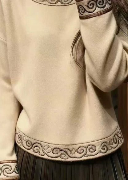 Well Tailored Sweater with a Graceful Silhouette