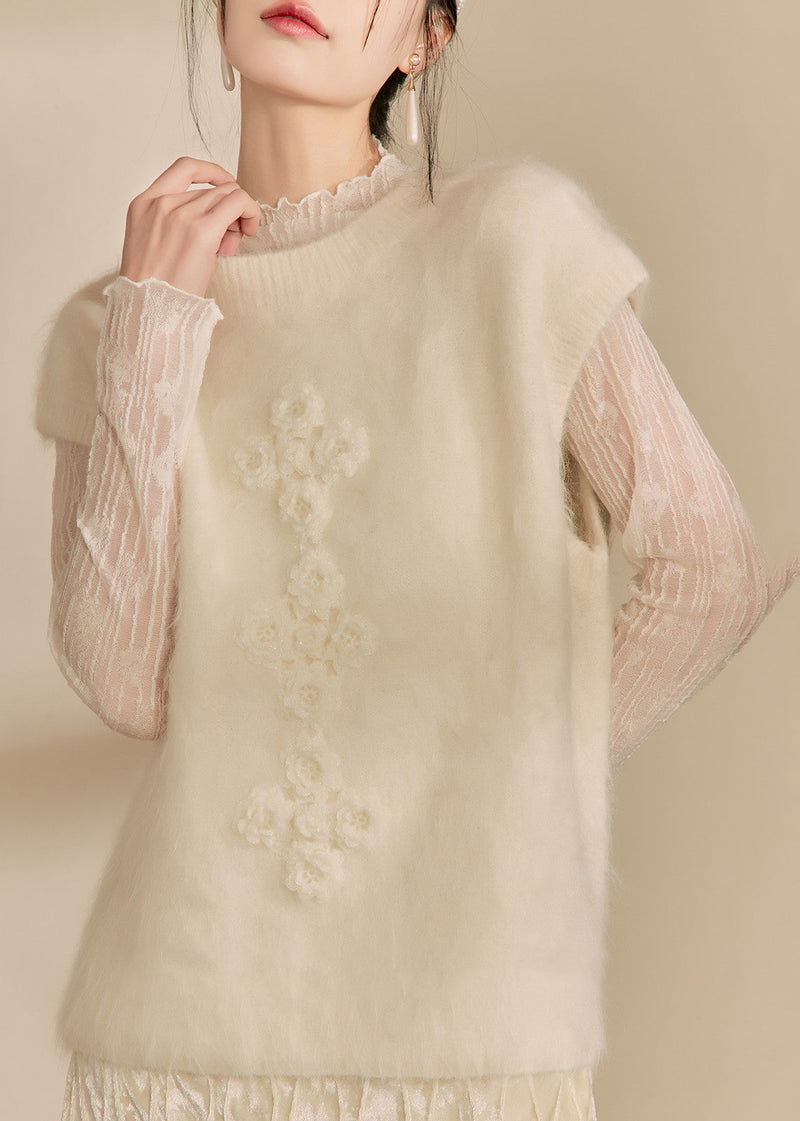 Well Tailored Coat with a Graceful Silhouette