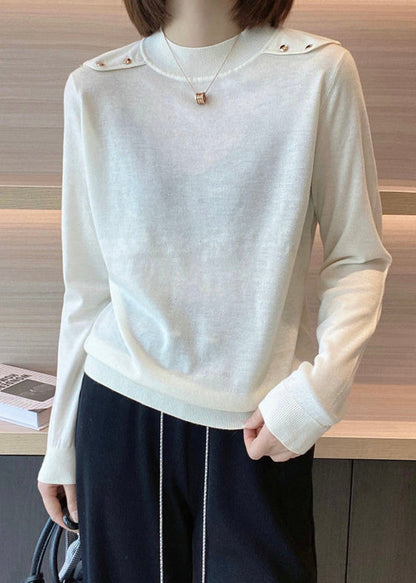 Well Tailored Top with a Graceful Silhouette