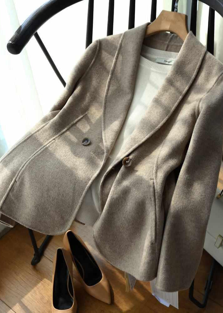 Well Tailored Coat with a Graceful Silhouette