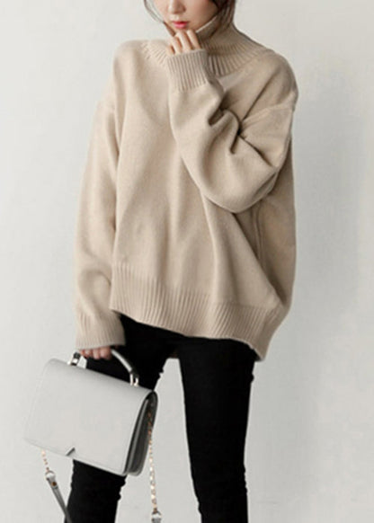 Effortlessly Elegant Sweater with a Timeless Design