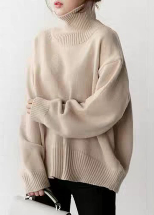 Effortlessly Elegant Sweater with a Timeless Design