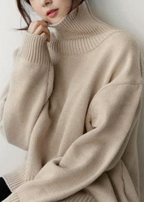 Effortlessly Elegant Sweater with a Timeless Design