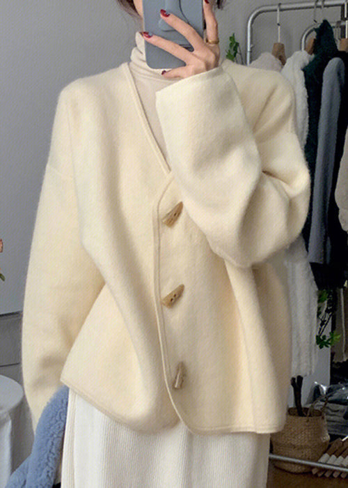 Beautifully Finished Coat in a Timeless Design